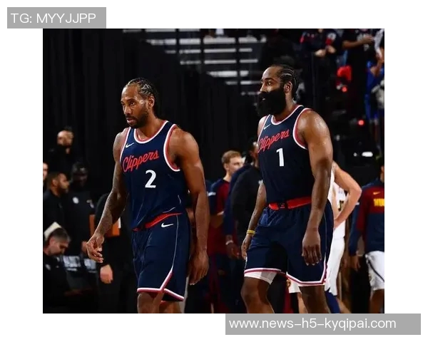 快船赢球海报曝光小卡笑容灿烂哈登背影引发球迷热议 快船赢球海报曝光小卡笑容灿烂哈登背影引发球迷热议